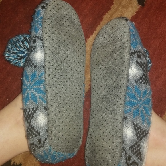 Size 6-9 winter house slippers - Picture 3 of 4